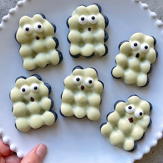 Recipe of the Week: White Chocolate & Blueberry Ghosts
