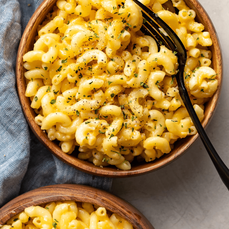 Easy Peasy Mac and Cheese