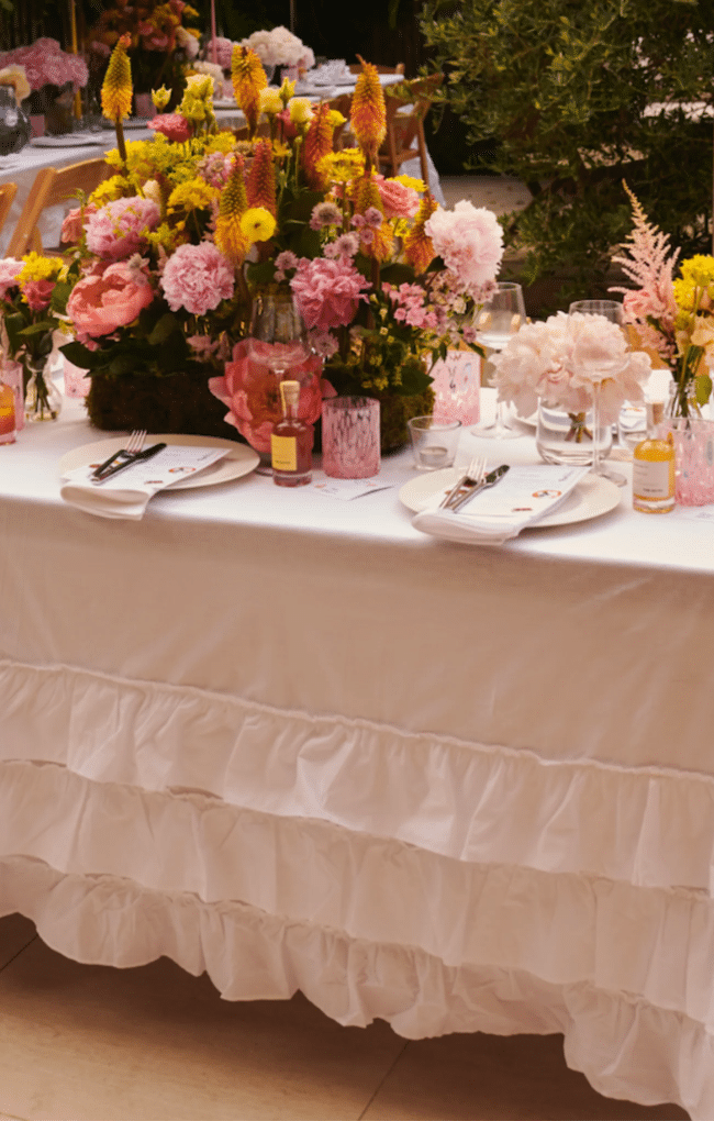 Table Cloth with Frills
